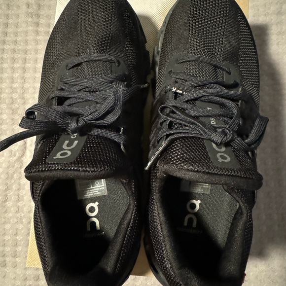 Women’s ON all black Cloudswift 3 AD, size 7.5, worn maybe twice - Picture 2 of 5